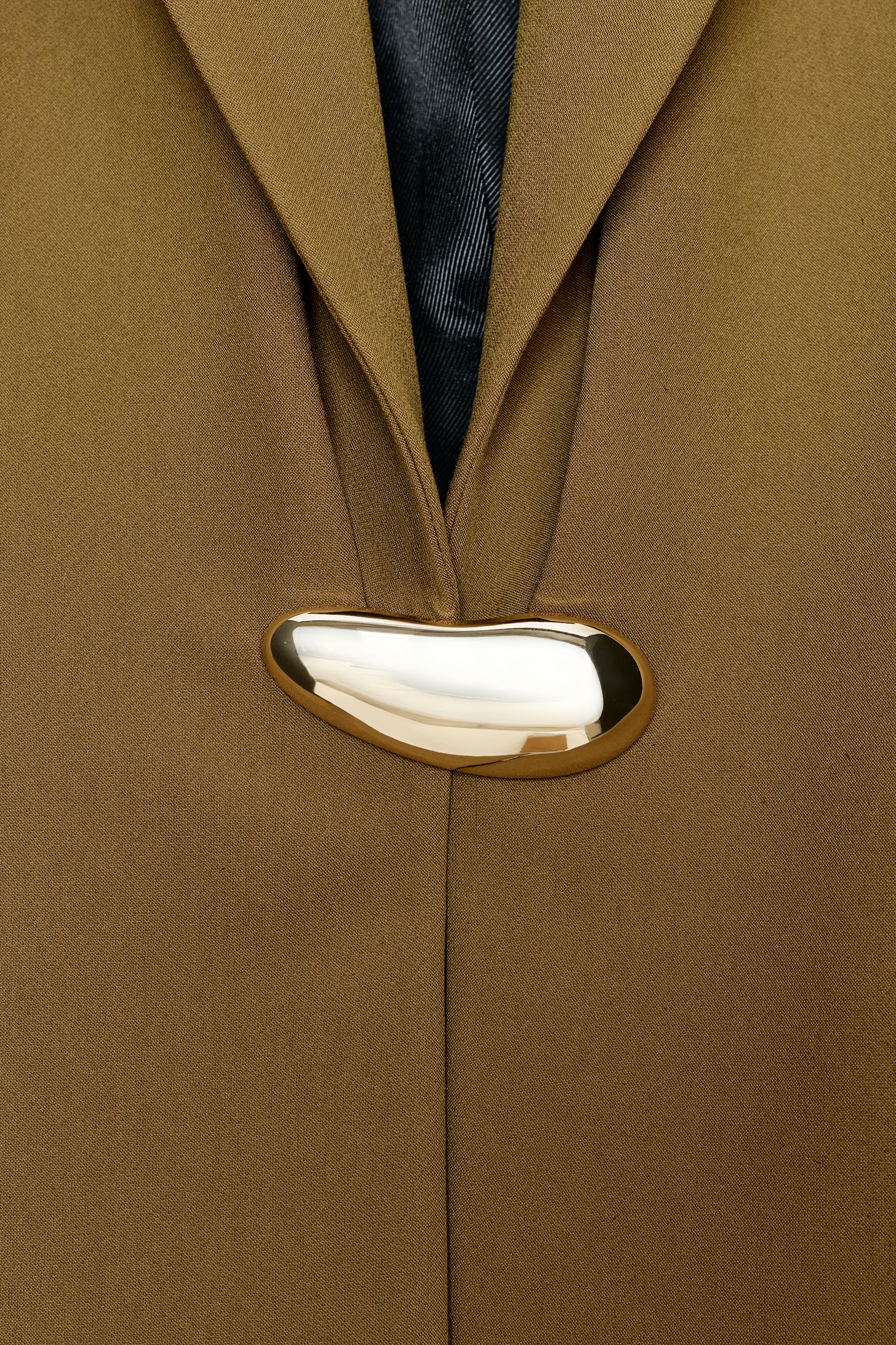 TAILORED BLAZER WITH GOLDEN HARDWARE